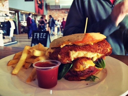 Macaroni chese burger, Cheeky Monkey, Margaret River, Western Australia